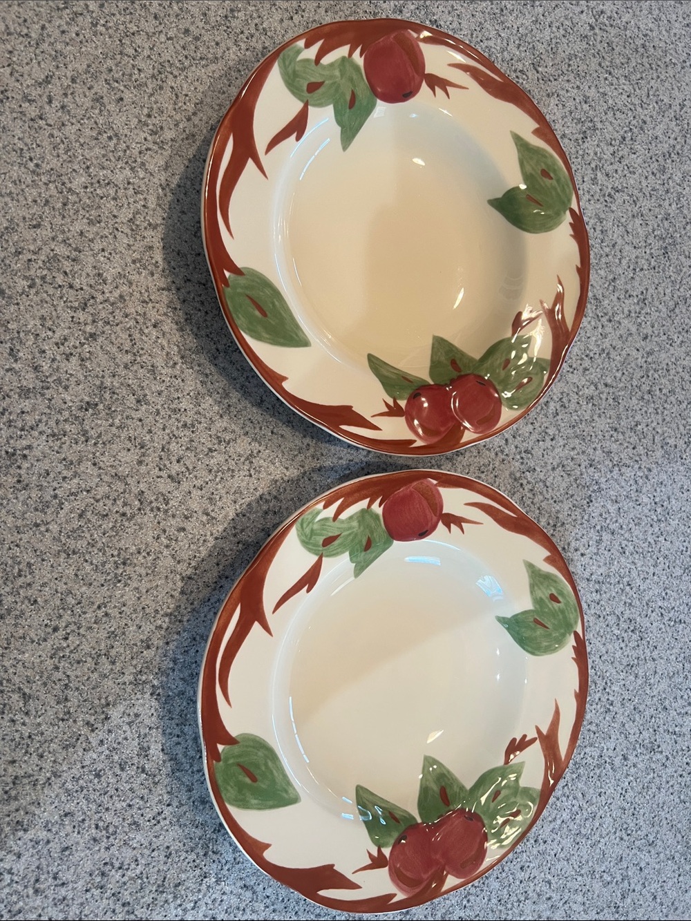 Vintage Franciscan Apple Pattern Wide Rim Soup / Pasta Bowl 8 1/2” Red Brown Gr